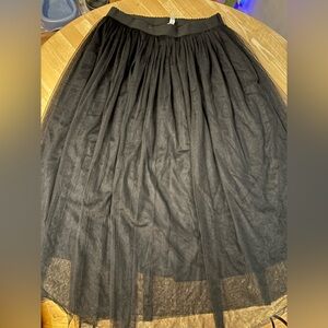 Zenana Outfitters Black Pleated Maxi Skirt